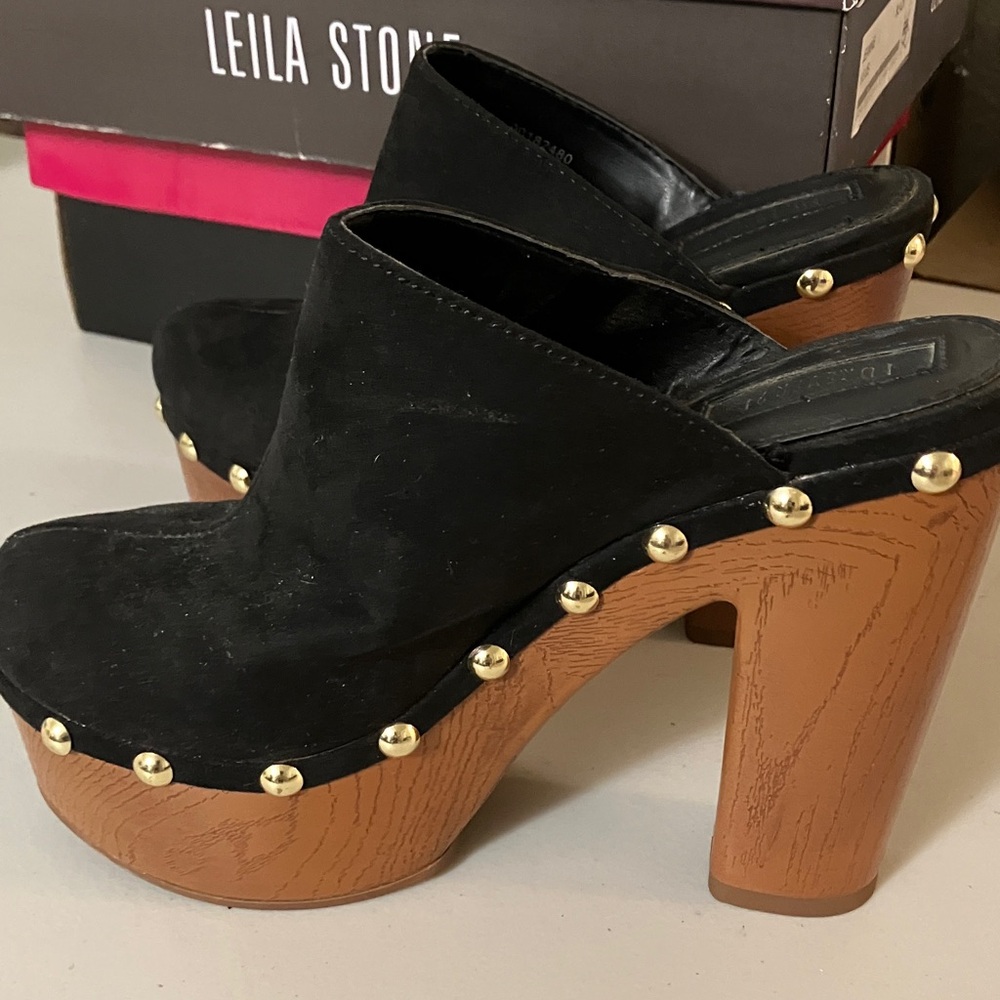 FOREVER 21 - Faux Suede Chunky Heel Mules Clogs - Blk 7
